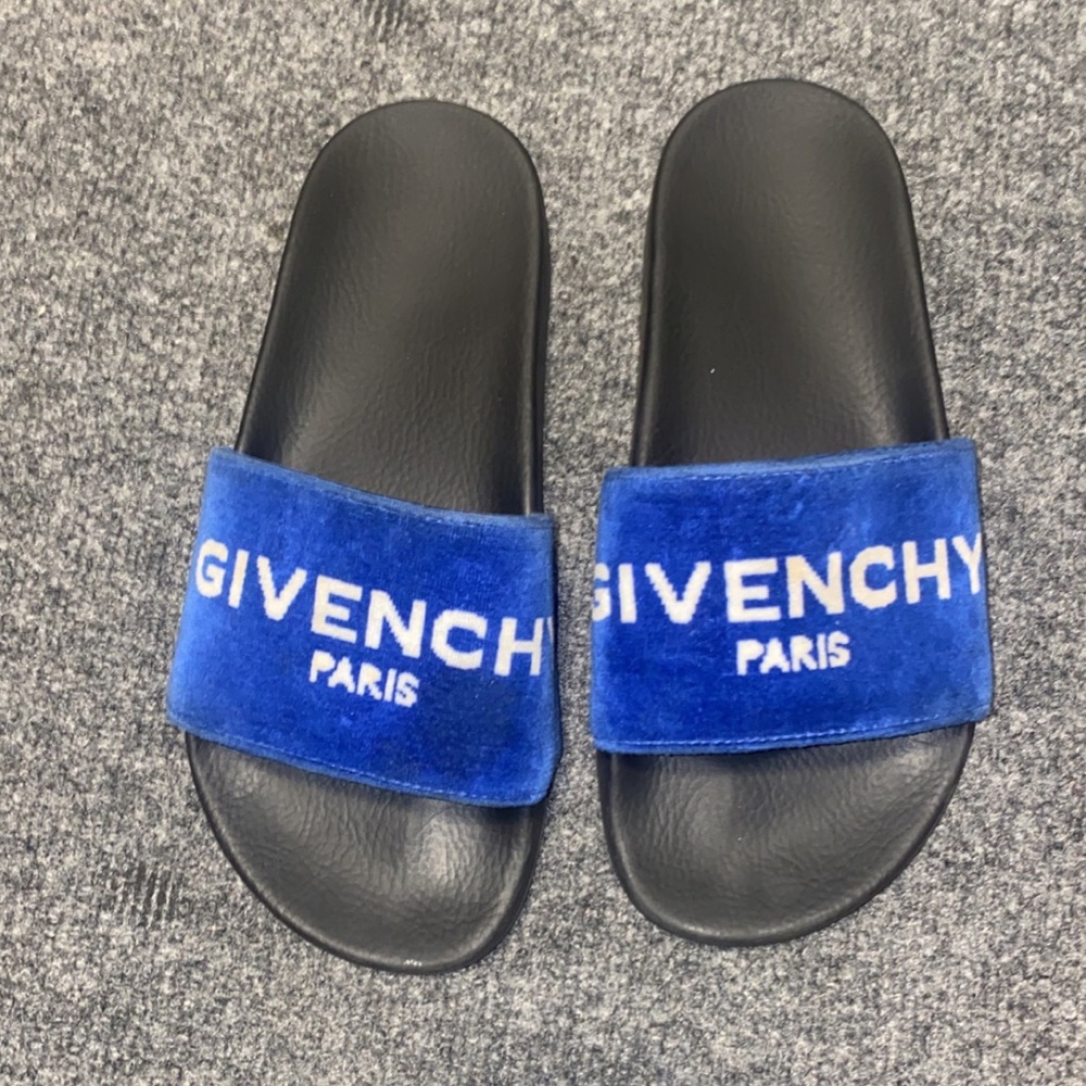 Givenchy Pool slides